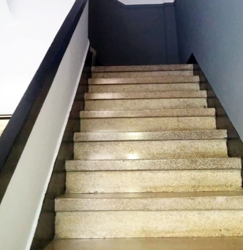Limpieza de escaleras en Ferrol