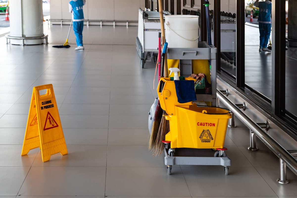 Somos profesionales de la limpieza en espacios industriales